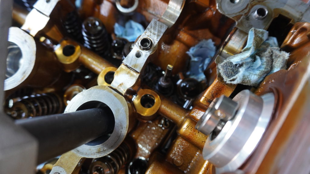 R56 バルブステムシール交換！！ bond MINI