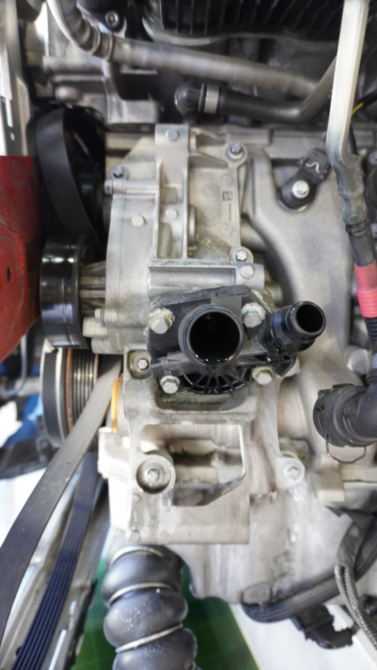 MINI ミニ F54 F55 F56 F57 F60 F系 クーパー S JCW ウォーターポンプ サーモスタットハウジング 水漏れ オーバーヒート 原因