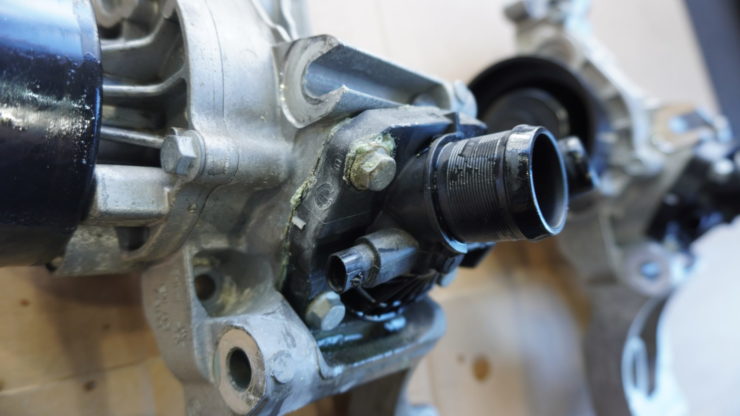 MINI ミニ F54 F55 F56 F57 F60 F系 クーパー S JCW ウォーターポンプ サーモスタットハウジング 水漏れ オーバーヒート 原因