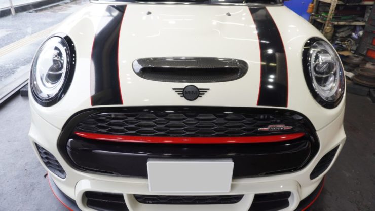 MINI ミニ F55 F56 F57 メッキ部分 ブラックアウト 黒く ヘッドライトリング バンパー グリルフレーム エンブレム