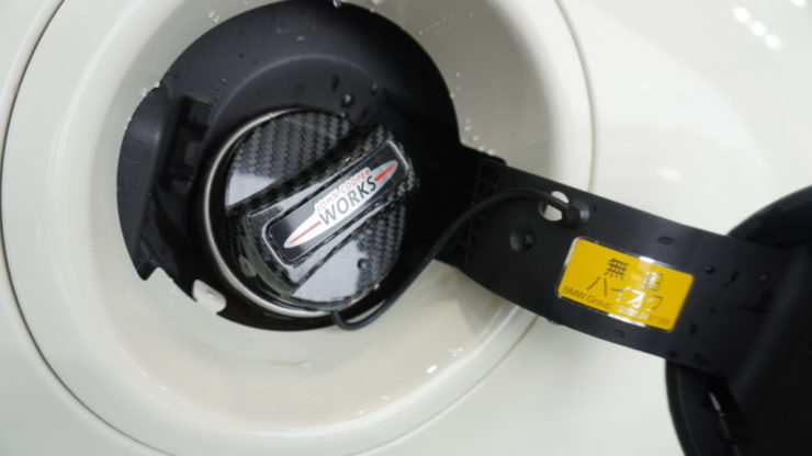 MINI ミニ F55 F56 F57 メッキ部分 ブラックアウト 黒く ヘッドライトリング バンパー グリルフレーム エンブレム ドアハンドル フューエルリッド