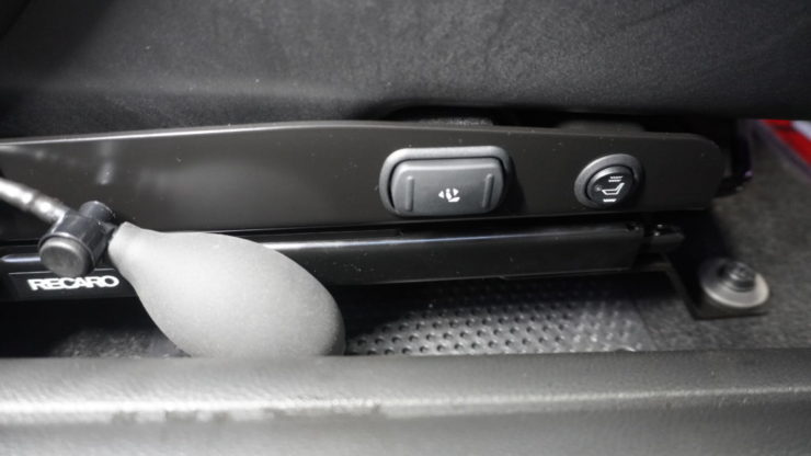 MINI ミニ F56 F55 F57 RECARO レカロ Sportster スポーツスター パワーリクライナー 電動 リクライニング シートヒーター MCB モーションコントロールビーム 乗り心地 改善 