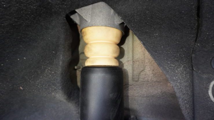 MINI ミニ F54 F55 F56 F57 F60 リア サスペンション ショックアブソーバー バンプラバー 劣化 抜け落ち 交換