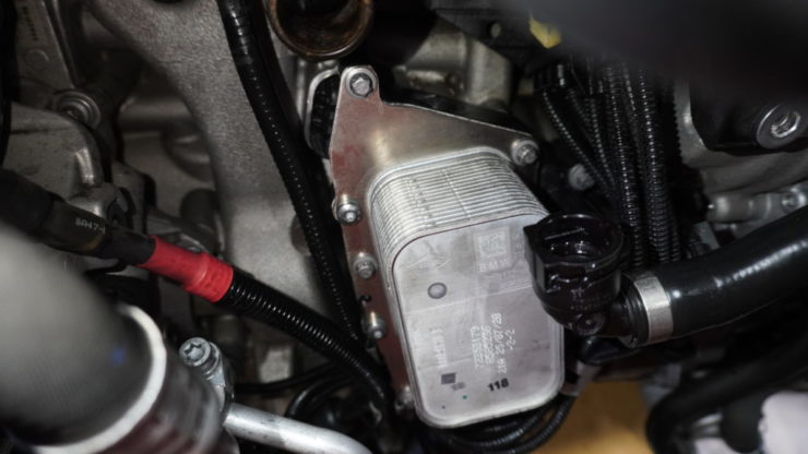 MINI ミニ F54 F55 F56 F57 F60 オイルフィルターハウジング オイル漏れ 冷却水漏れ クーラント漏れ 修理 交換