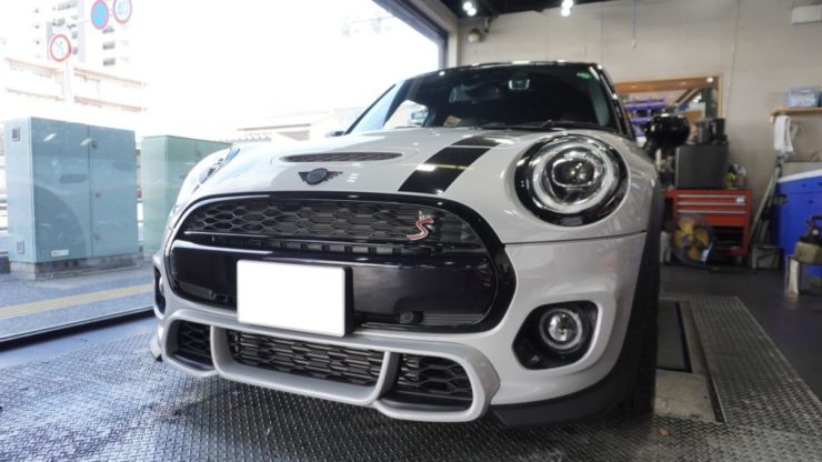 MINI ミニ F55 F56 ブラックアウト ウェストラインフィニッシャー ウィンドウモール ドアハンドル フューエルリッド LCI2 サイド ウィンカー ターンインジケーター フロント スプリッターエンブレム 