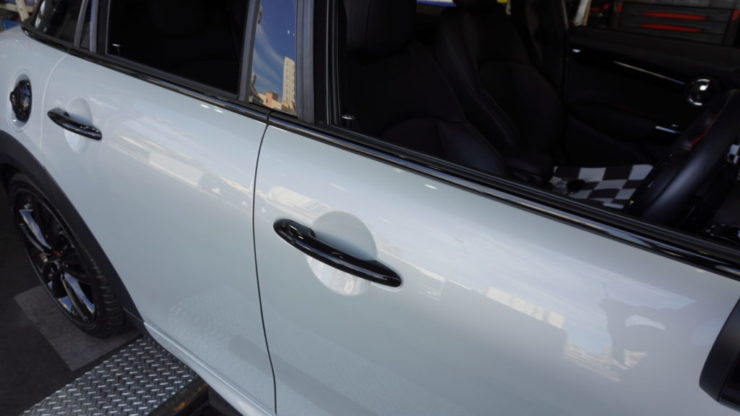 MINI ミニ F55 F56 ブラックアウト ウェストラインフィニッシャー ウィンドウモール ドアハンドル フューエルリッド LCI2 サイド ウィンカー ターンインジケーター フロント スプリッターエンブレム 