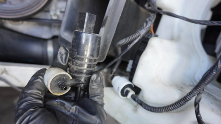 MINI ミニ F54 F55 F56 F57 F60 ウィンドウ ウォッシャー ポンプ 交換 ウォッシャー 液漏れ 水漏れ 修理