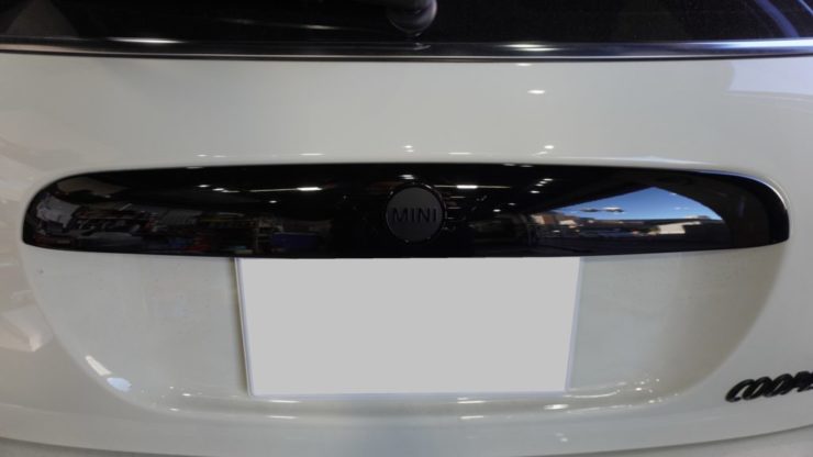MINI ミニ F54 F55 F56 F57 トランクガーニッシュ エンブレム ヘッドライトトリム フロントグリル フレーム ブラックアウト