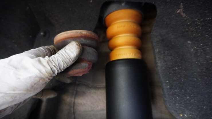 MINI ミニ F54 F55 F56 F57 F60 ショックアブソーバー ダンパー ダストブーツ バンプラバー 足回り 交換 破れ 劣化